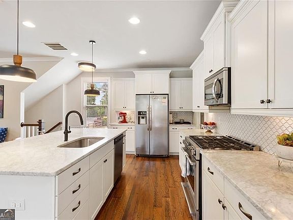 3rd image of 2107 Tilson Rd