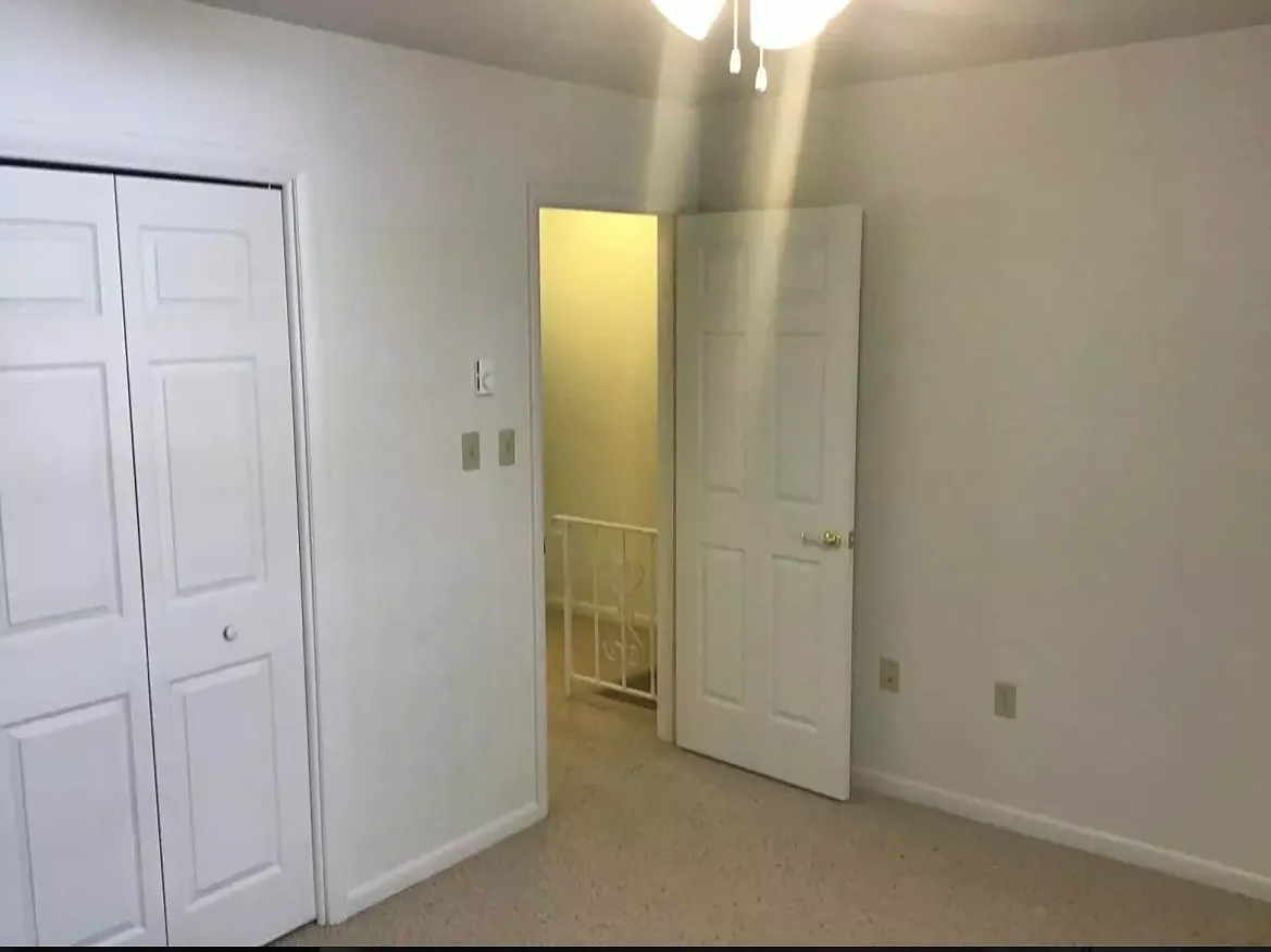 2 bed, 1.5 bath, 1000 sqft, $1,200 — Photo 4