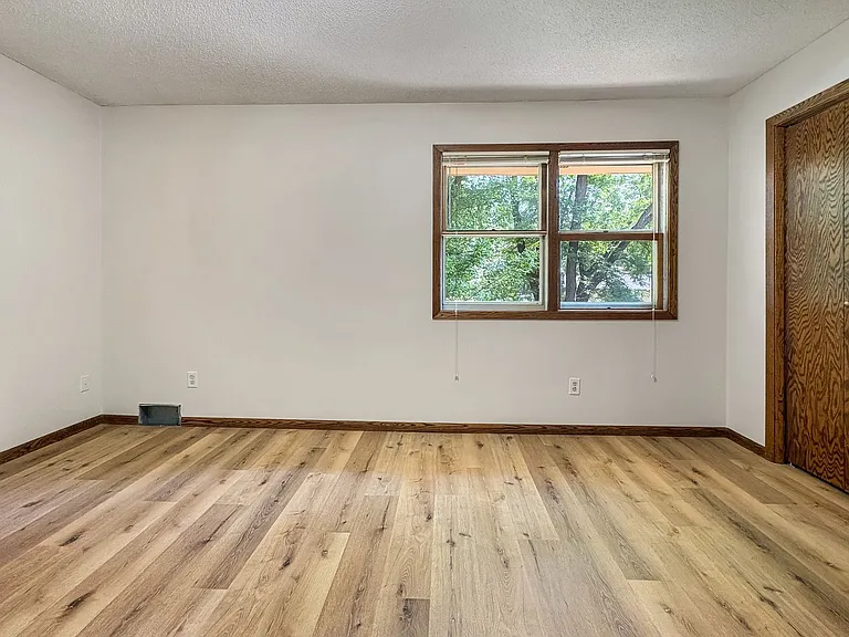5674 Arthur St NE — Photo 30