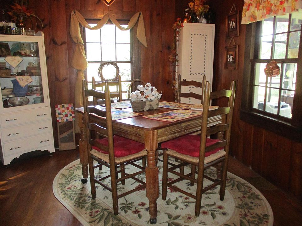 Dining room furnishings