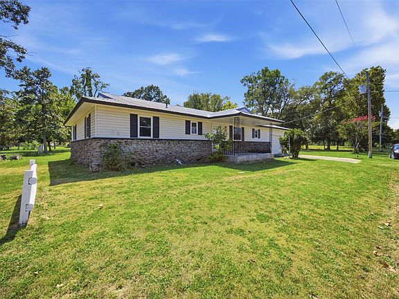 2nd image of 421364 E 1164th Rd