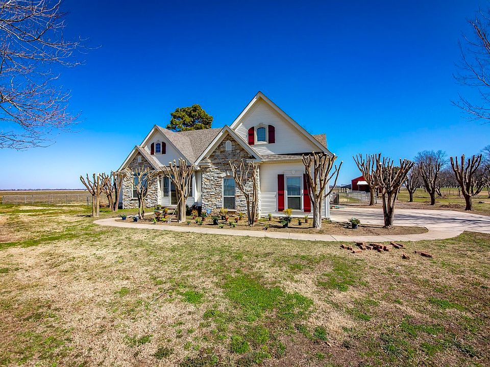 1st image of 3383 Henderson Rd