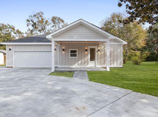 236 Holcomb Blvd, Ocean Springs, MS 39564