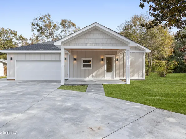 236 Holcomb Blvd, Ocean Springs, MS 39564