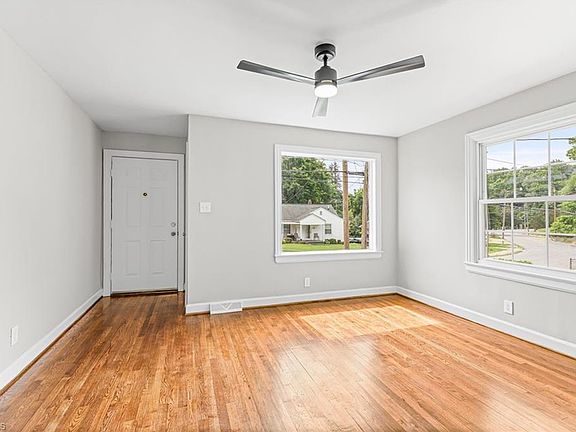 5th image of 828 Ferrell Ave