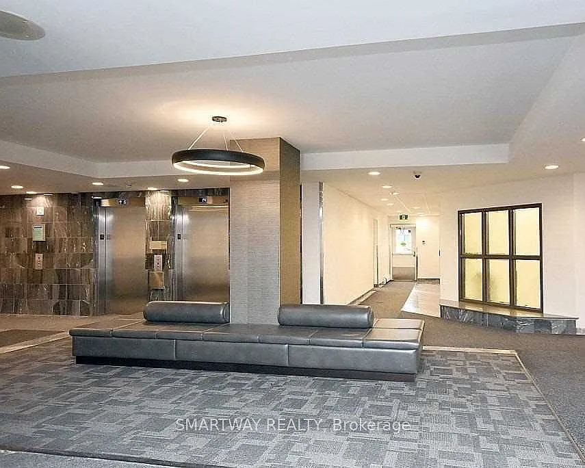 3 bed, $2,700 — Photo 2