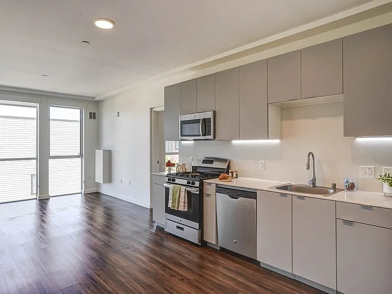 4801 Shattuck — Photo 30
