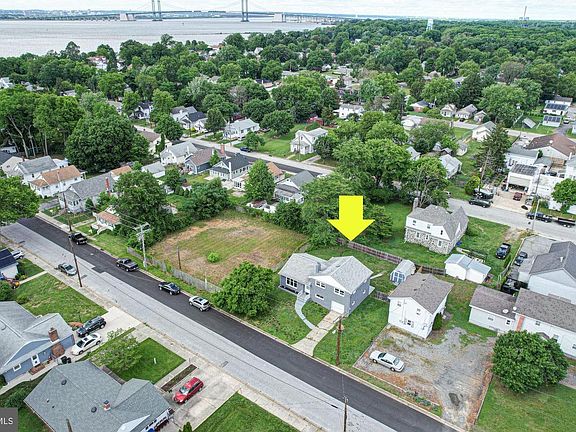 2nd image of 8 Lakeview Ave