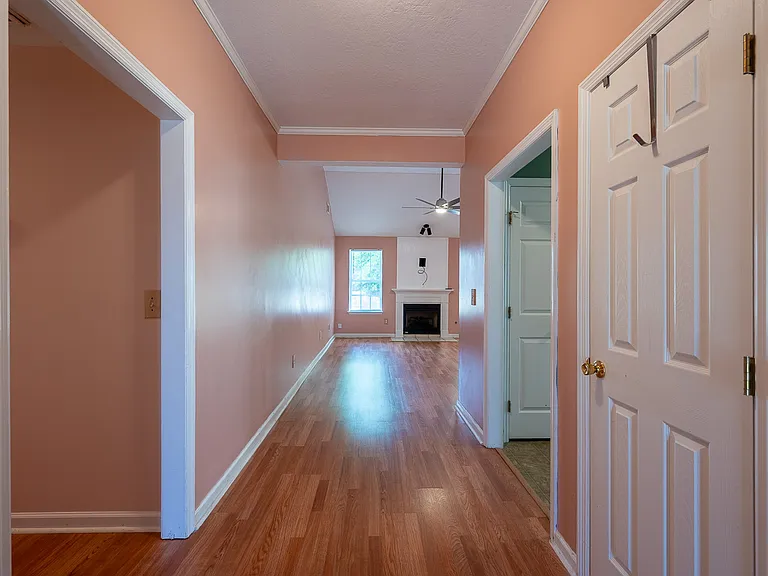 945 Cannock St — Photo 3
