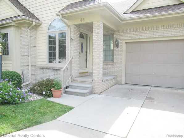 45 Hickory Ct, Dearborn Heights, MI 48127