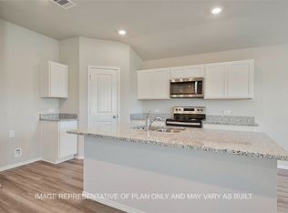 2224 Spyglass Dr, Navasota, TX 77868