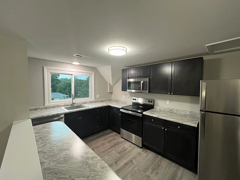 124 N Division St #124 — Photo 8