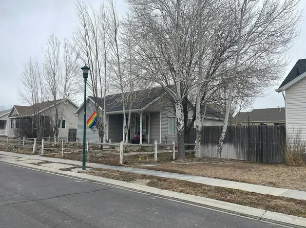 2035 E Weeping Willow Way, Eagle Mountain, UT 84005