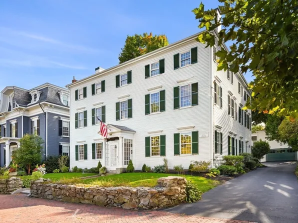 185 High St, Newburyport, MA 01950