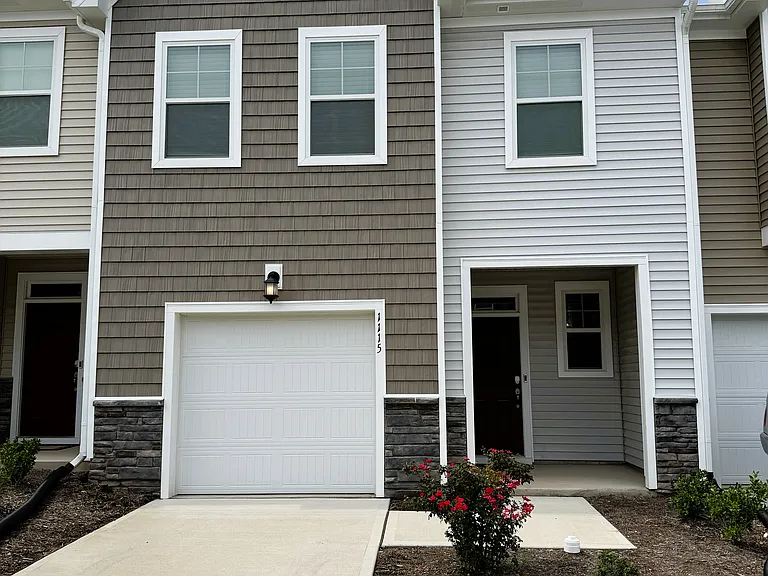 1115 Aberleigh Ln — Photo 1