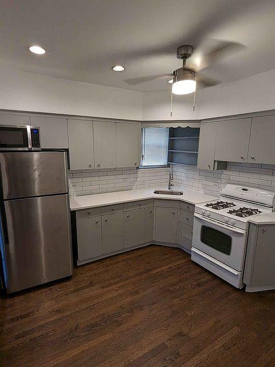 1st image of 5621 N Austin Ave #1