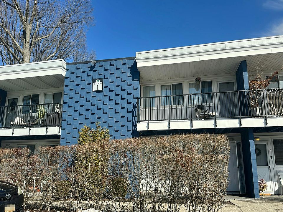 1st image of 12 Wyndover Rd Unit 2