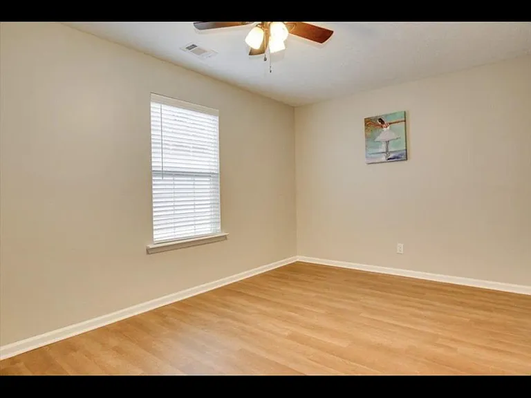 616 Goodale Ln — Photo 12
