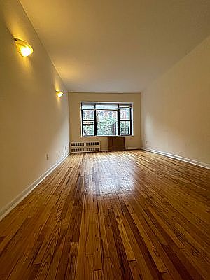3rd image of 410 E 74th St APT 4A