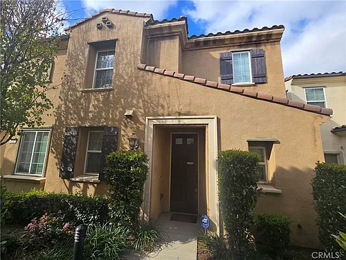 230 W Sparkleberry Ave Photo 1