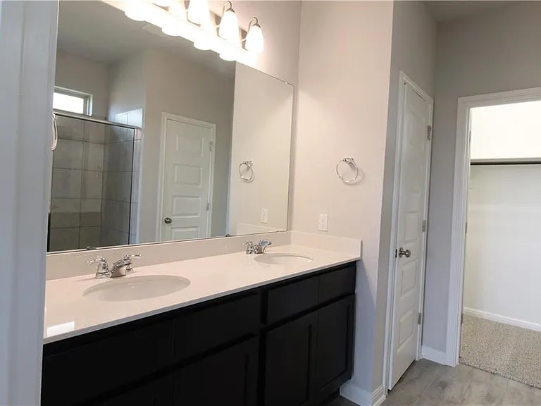 120 Peruvian Ln — Photo 31
