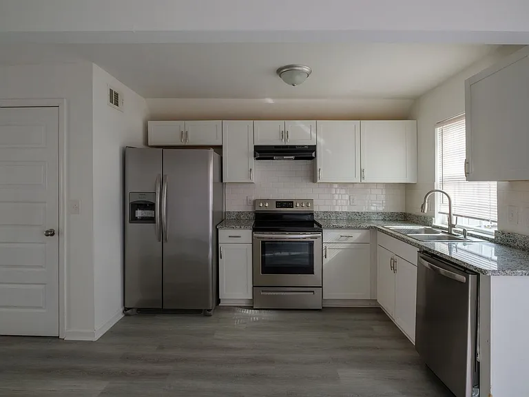 Golden Gate Townhomes — Photo 71