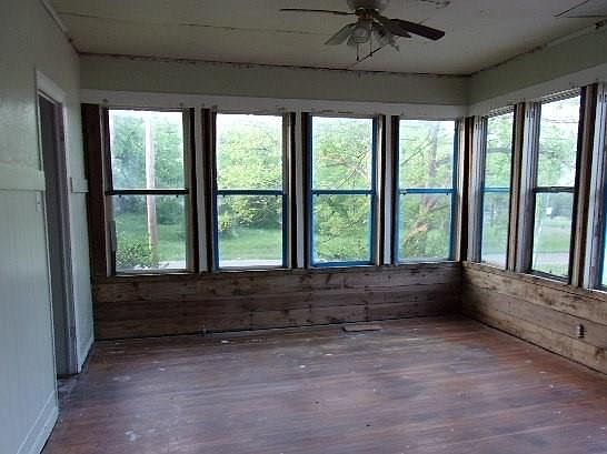 5th image of 805 Market St W