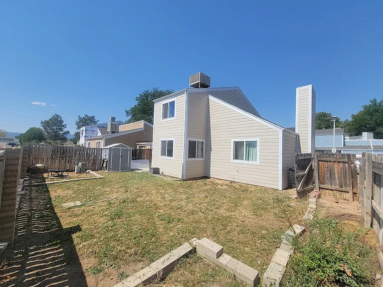 2833 Quincy Ct — Photo 2