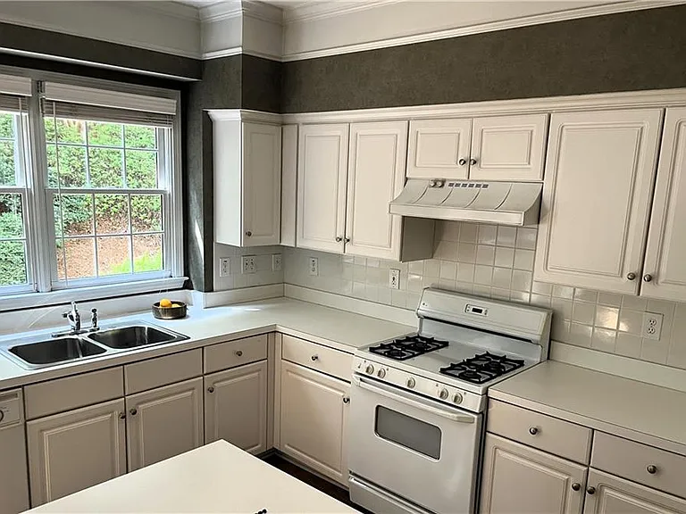 5080 Avala Park Ln — Photo 11