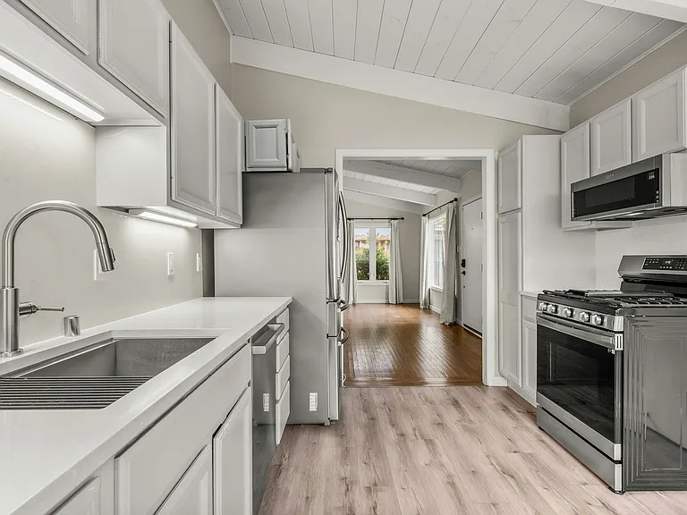 812 Edgemar Ave — Photo 10