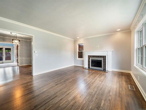 3rd image of 1122 S Urbana Ave
