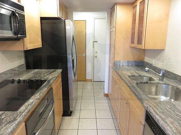 4th image of 1003 S Pearl St APT B12