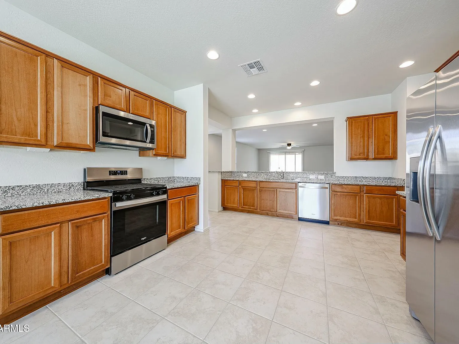 3 bed, 2.0 bath, 1959 sqft, $2,400 — Photo 2