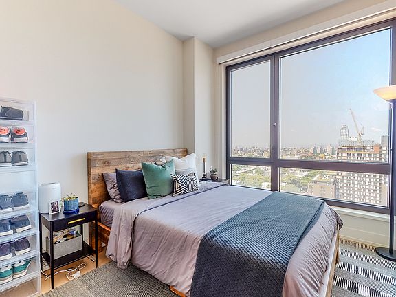4th image of 550 Vanderbilt Ave #1520