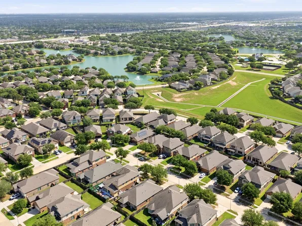 11103 Avery Oaks Ln, Richmond, TX 77406