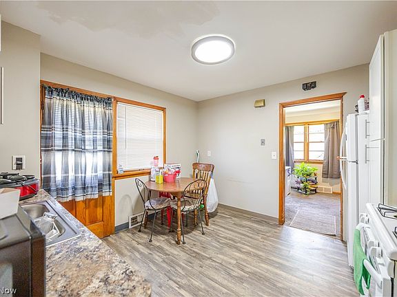 3rd image of 3825 Mayfield Rd