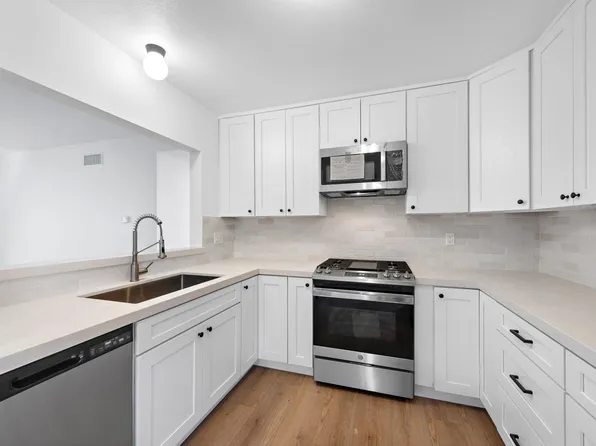 402 Corto Lane, 402 Corto Ln #4, San Clemente, CA 92672