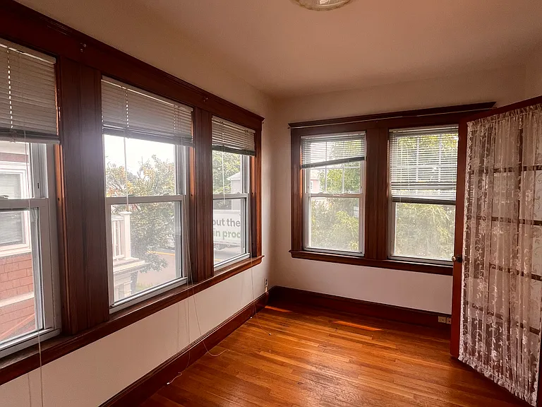 468-470 Gallivan Blvd #2 — Photo 7