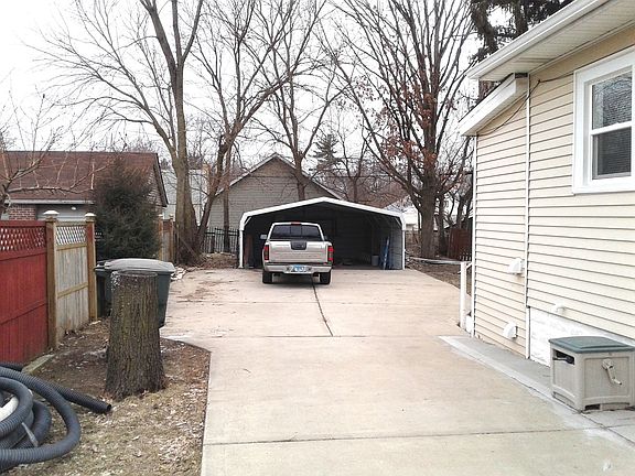 5th image of 821 Harlow Ave