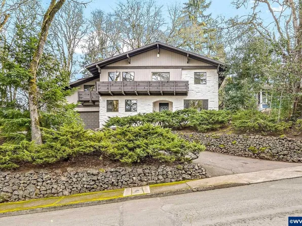 2730 Holiday Dr S, Salem, OR 97302