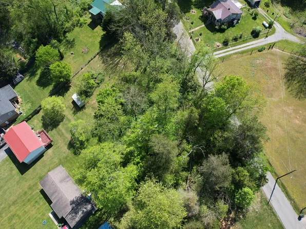 Riverview Dr, Bluff City, TN 37618