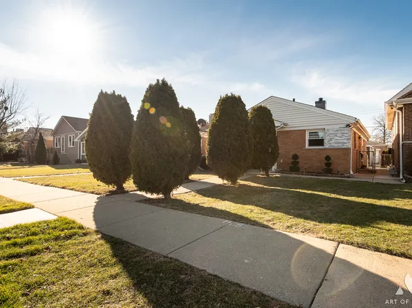 7828 Lotus Ave, Burbank, IL 60459