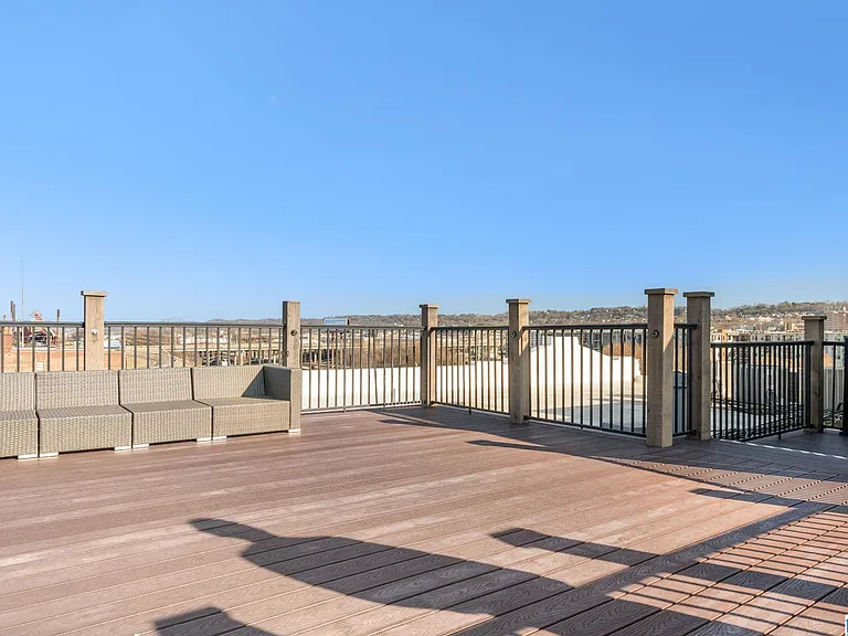 2329 1st Ave N #403 — Photo 31