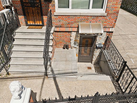 4th image of 2328 Williamsbridge Road