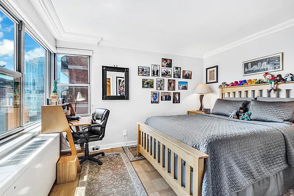 Sold by Bond New York | media 3