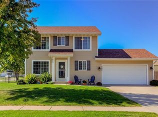 902 SE Dovetail Rd, Grimes, IA 50111