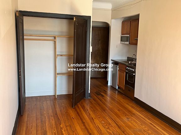 2nd image of 948 W Cuyler Ave APT 101