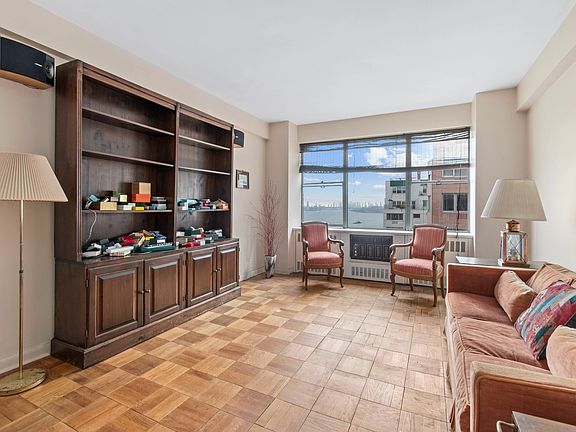 3rd image of 25 Sutton Pl S APT 19H