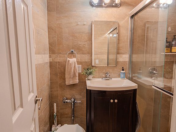 5th image of 48 W 87th St APT 2A