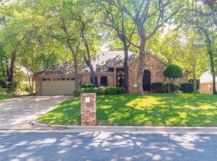 7732 Aubrey Ln, North Richland Hills, TX 76182